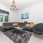 بيت للعطل Holiday Home Kastel Kambelovac 11 *