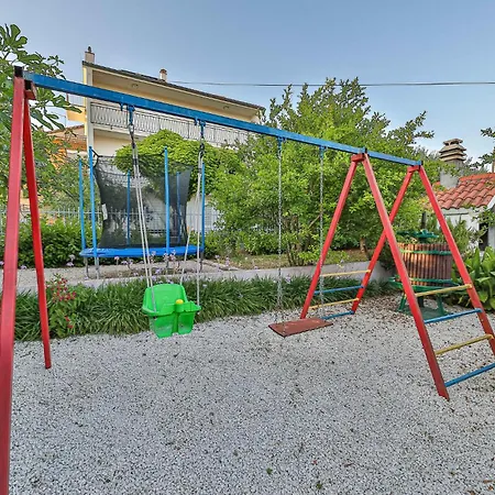 Holiday Home Kastel Kambelovac 11 بيت للعطل