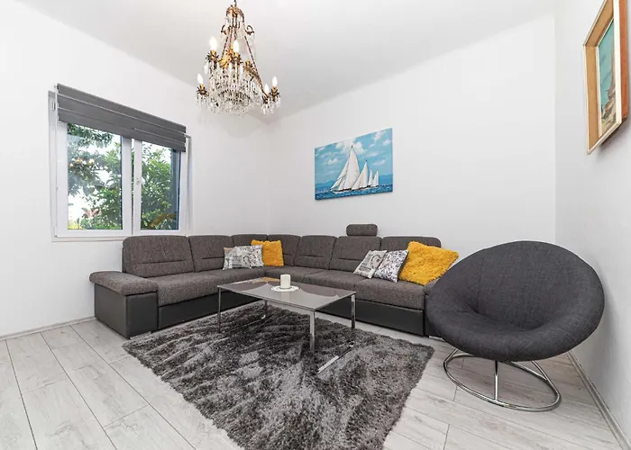 Σπίτι διακοπών Kastel Kambelovac 11 *