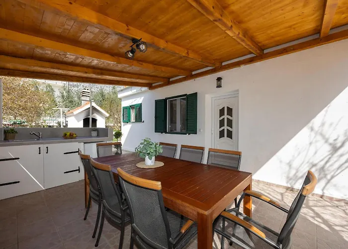 Kastel Kambelovac 11 *